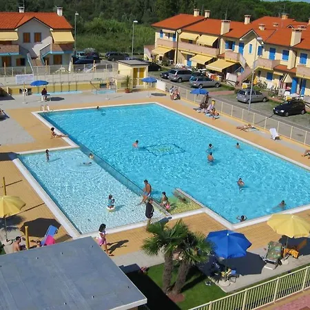 Appartamento Poolside Getaway-beahost Rosapineta